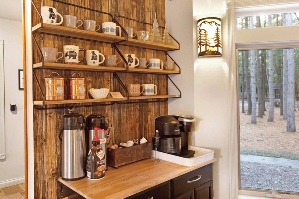 Hall Creek Lodge | Coffee Bar | Duo Coffee Pot Keurig k-cup | Pump Thermos' | Coffee Filters | Starter K-cups | Bring your own ground coffee