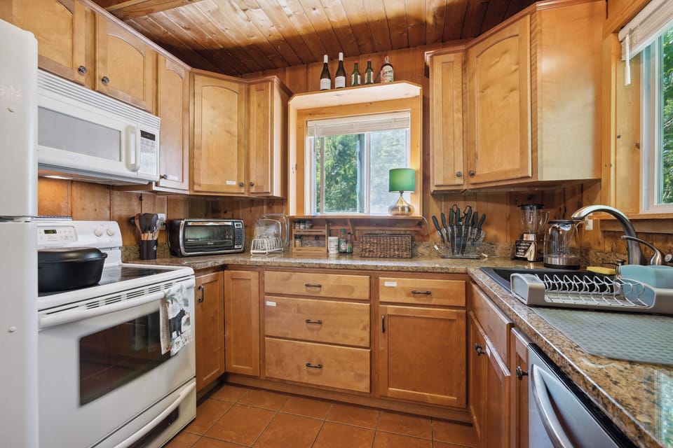 Kitchen | Dishwasher | Electric Tea Kettle | Toaster | Toaster Oven