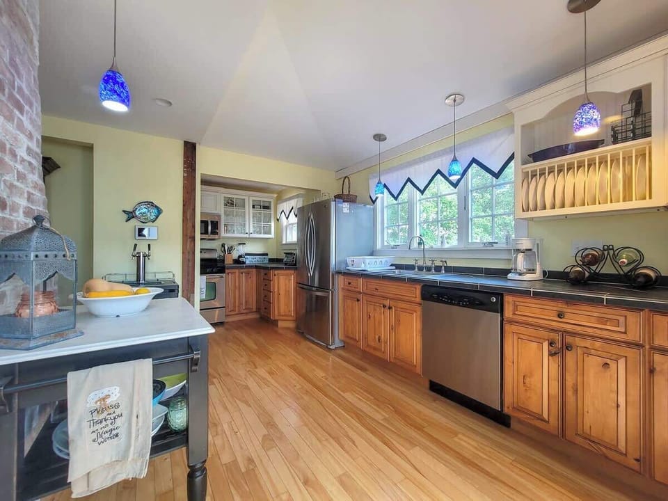 Large kitchen open to dining room area