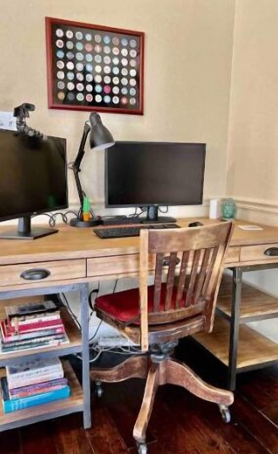 Work desk with dual monitors
