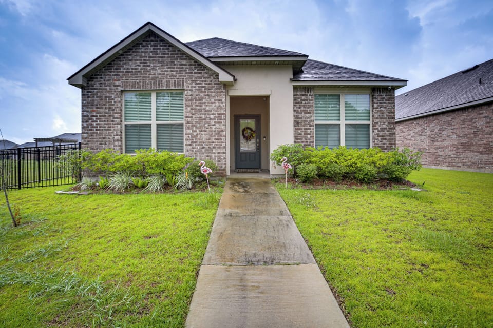 Baton Rouge Vacation Rental | 4BR | 2BA | 1,900 Sq Ft | 2 Steps to Enter