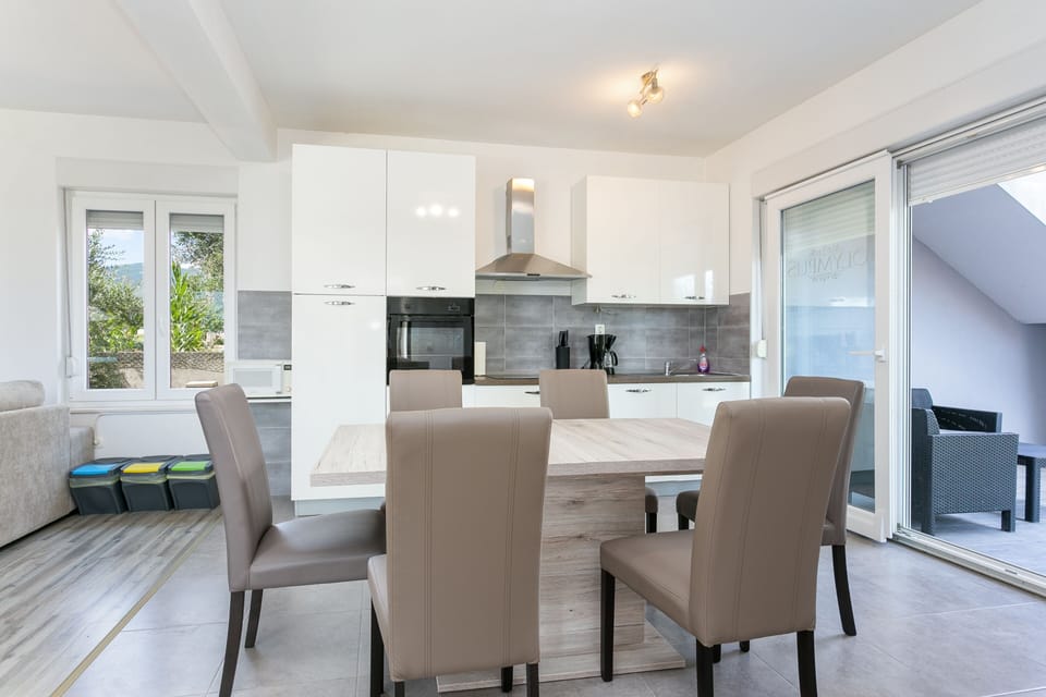 Dining room 1