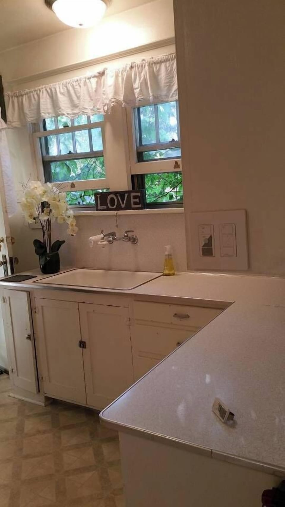 Self-Cleaning Oven, Microwave Plus Dishwasher. Fully Equipped kitchen includes Cookware & Bakeware + Dishes and Silverware. Microwave, wide mouth toaster and coffee machine just brought in for 