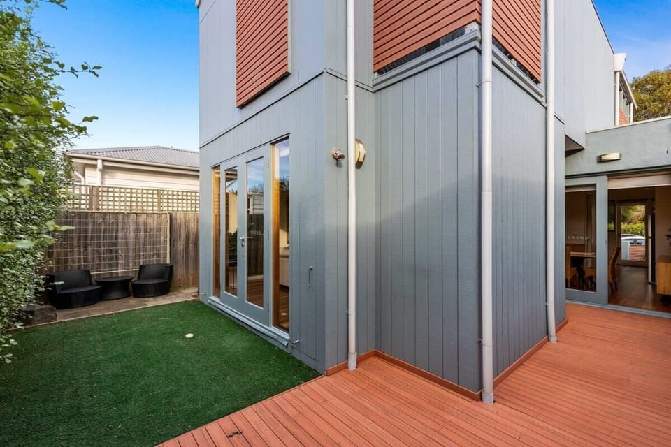 Outdoor Area with Seating