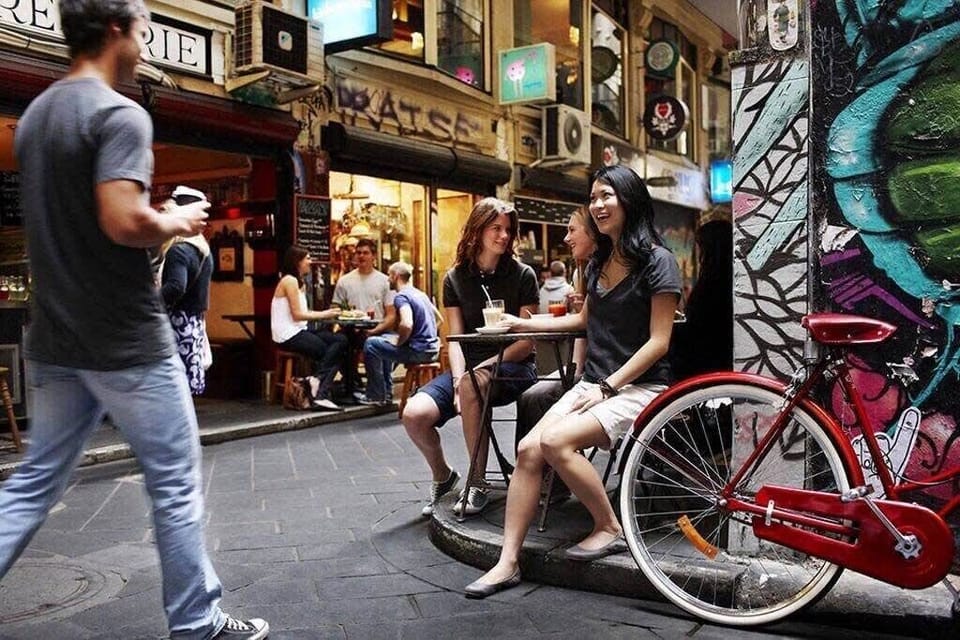 Experience the renowned culture of concept cafes.
