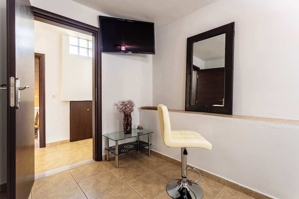 Interior details - Decorations notes of the bedroom