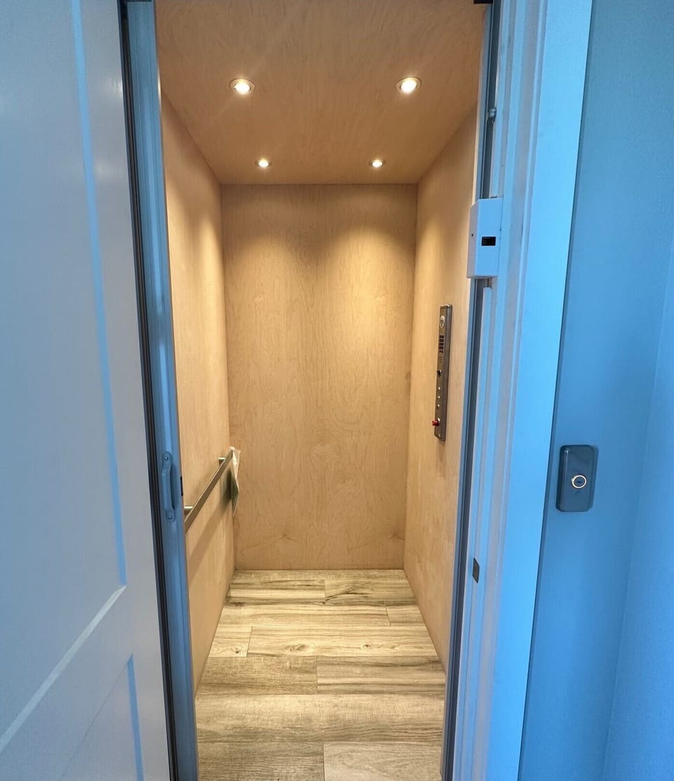 Elevator available for guest use.  elevators are not guaranteed and should not be relied upon especially by those with mobility issues.