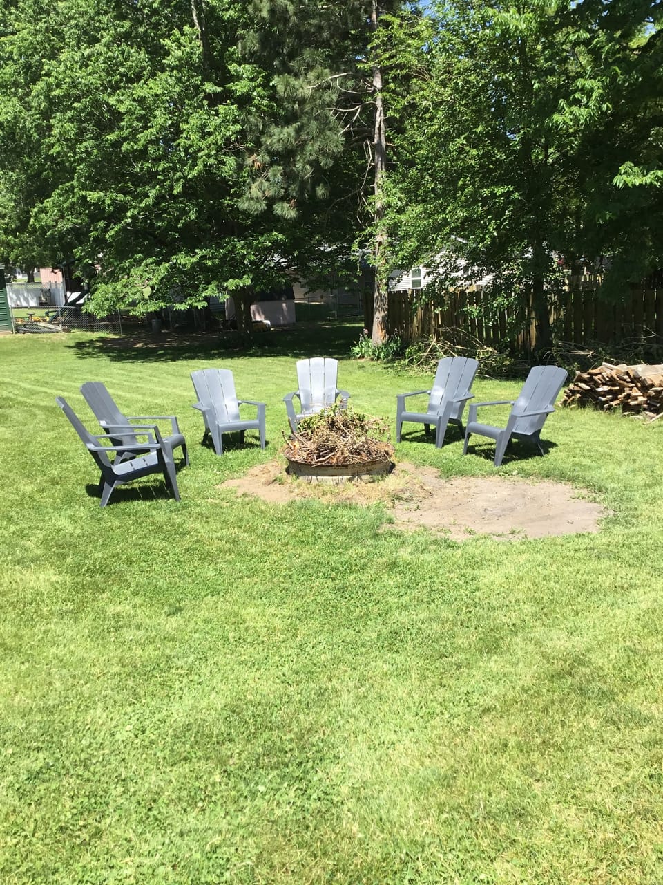 Side yard fire pit 