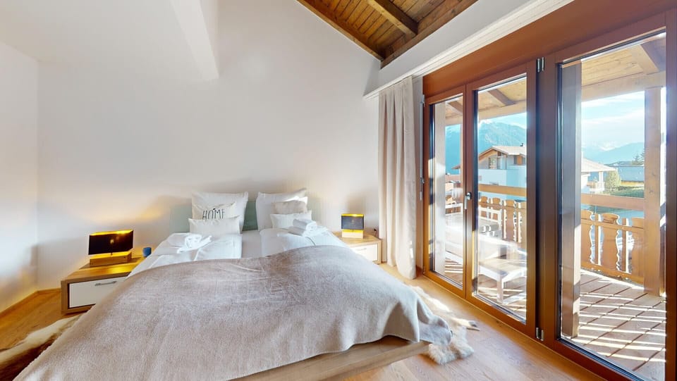 Bedroom with a double bed