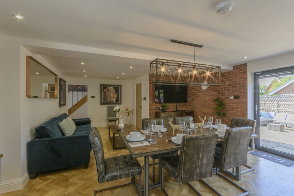 Open Plan Living, Dining and Kitchen Area