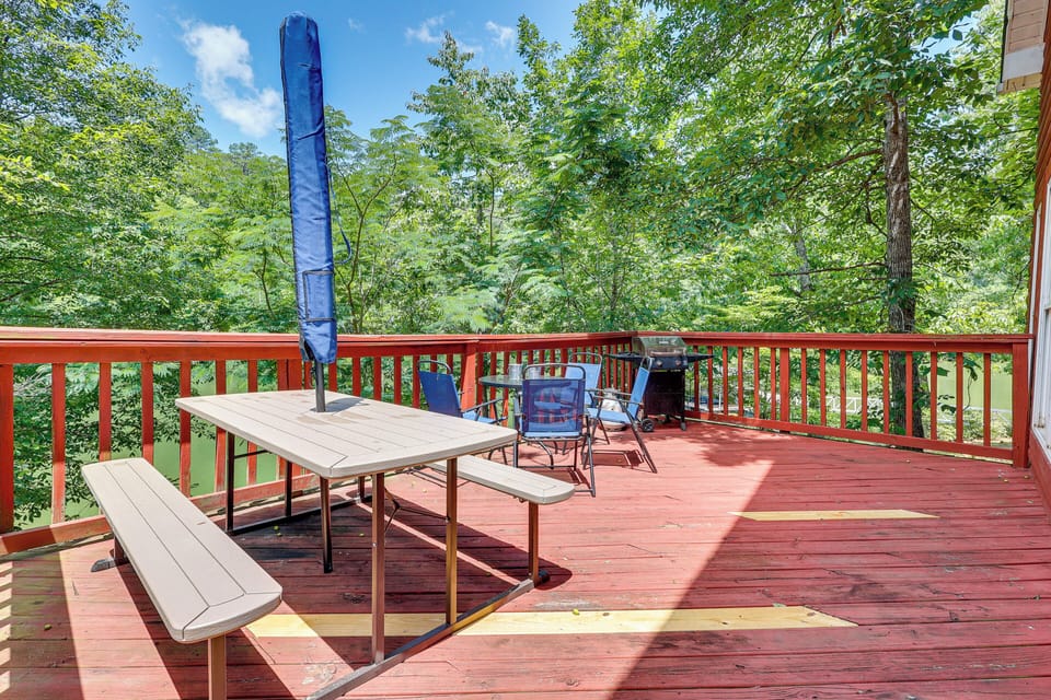 Deck | Dining Area | Lake Access