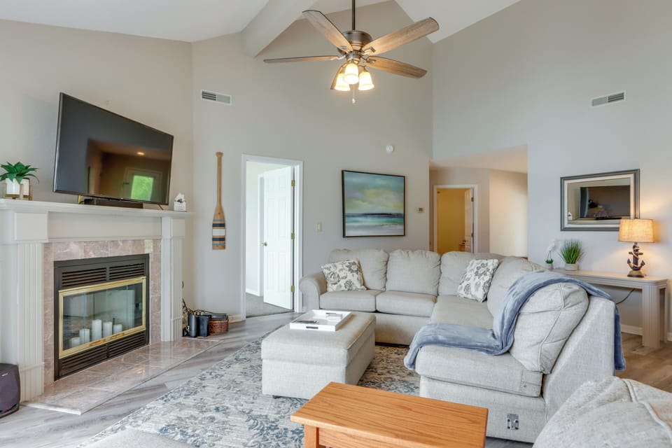 Village of Four Seasons | 3BR | 3BA | Stairs Required | 1,420 Sq Ft