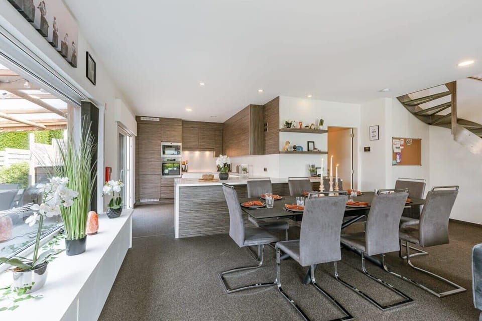 Open dining area with kitchen