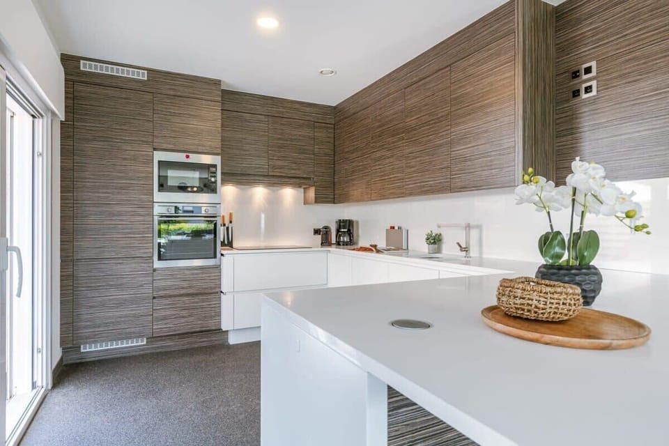 Open and fully equipped kitchen