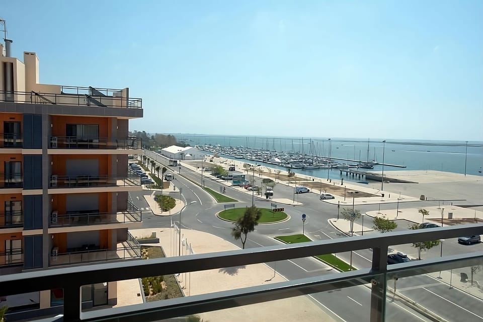 Breathe in ocean air with a front-row harbor outlook.