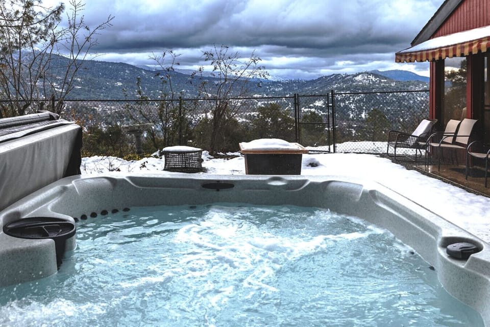 This is the amazing hot tub under the clouds and very beautiful