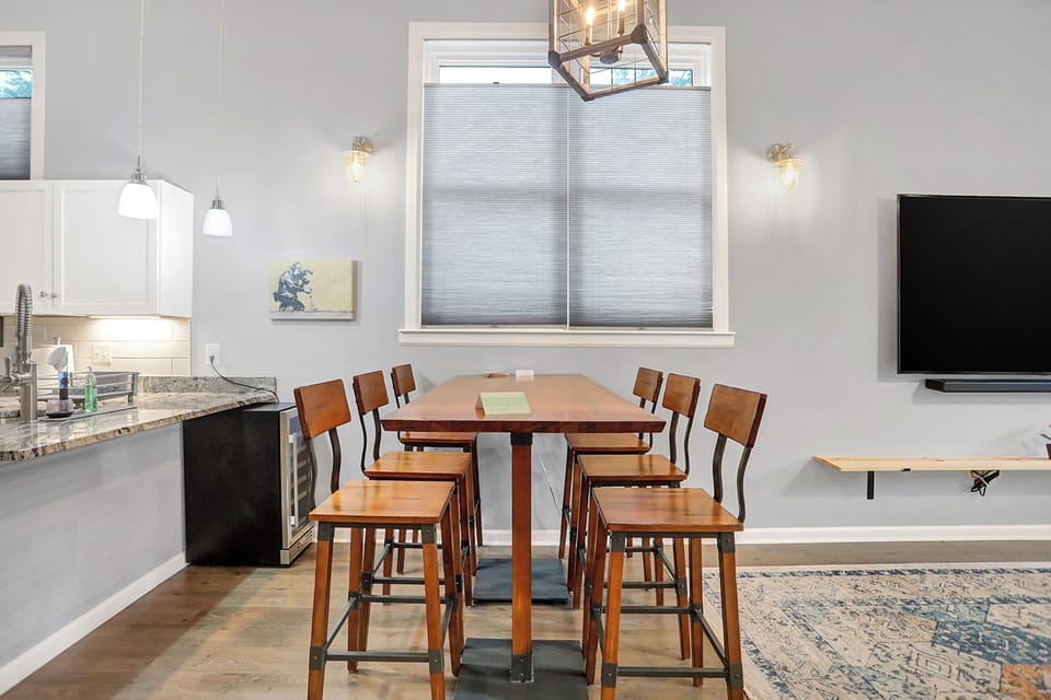 gastropub style dinning area