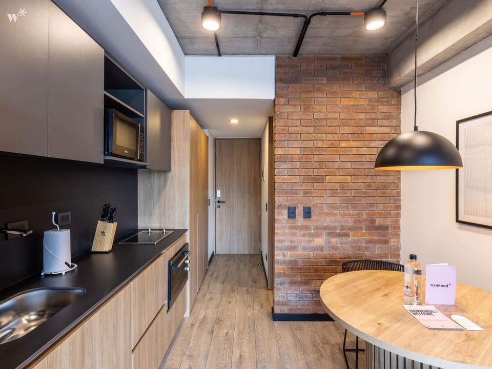 Whole kitchen