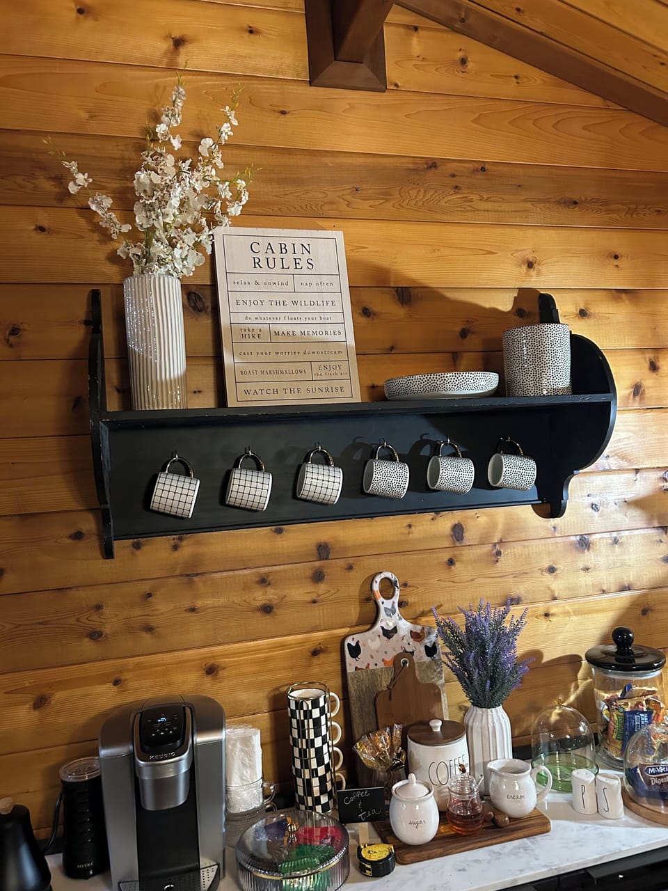 Complimentary coffee & tea bar