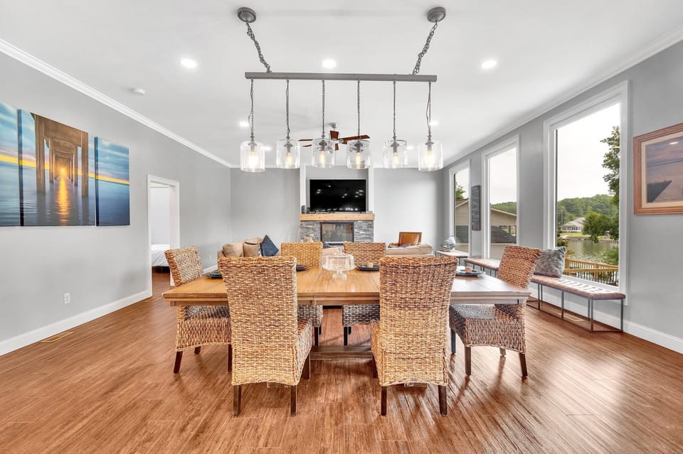 Dining Areas (3)