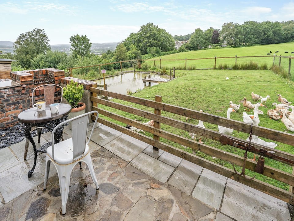 Sitting-out-area | Molehill Lodge, Ammanford