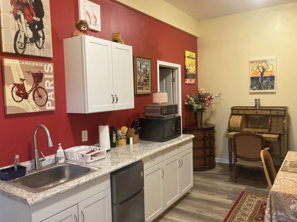Kitchenette