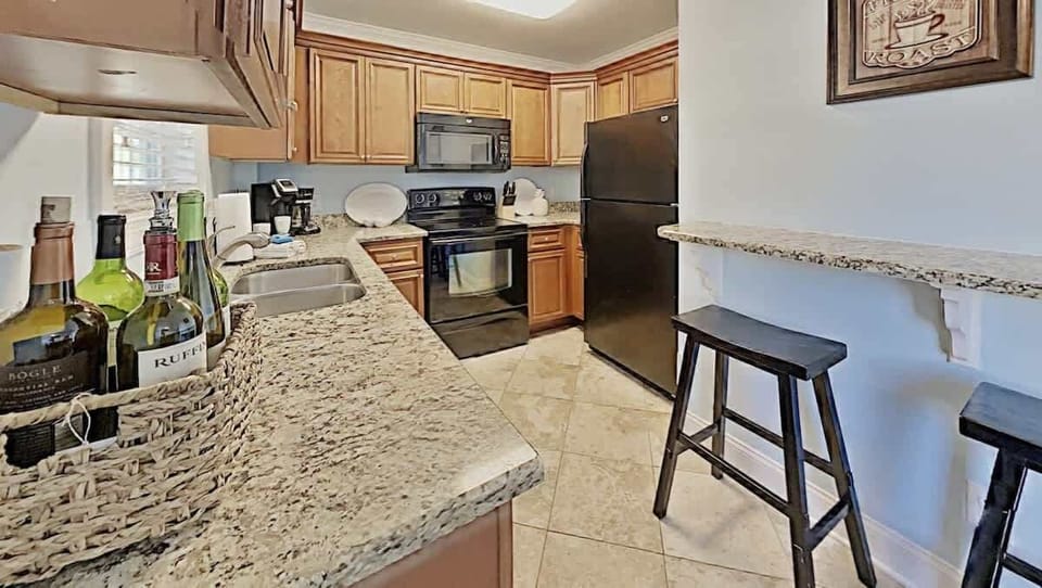 Fully equipped kitchen for cooking and eating