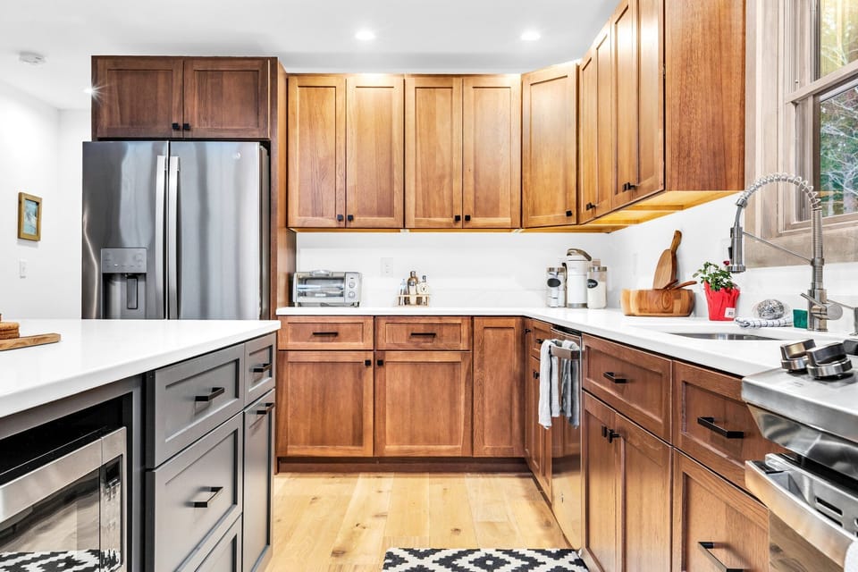 Whip up your favorite meal in this beautiful and spacious kitchen!