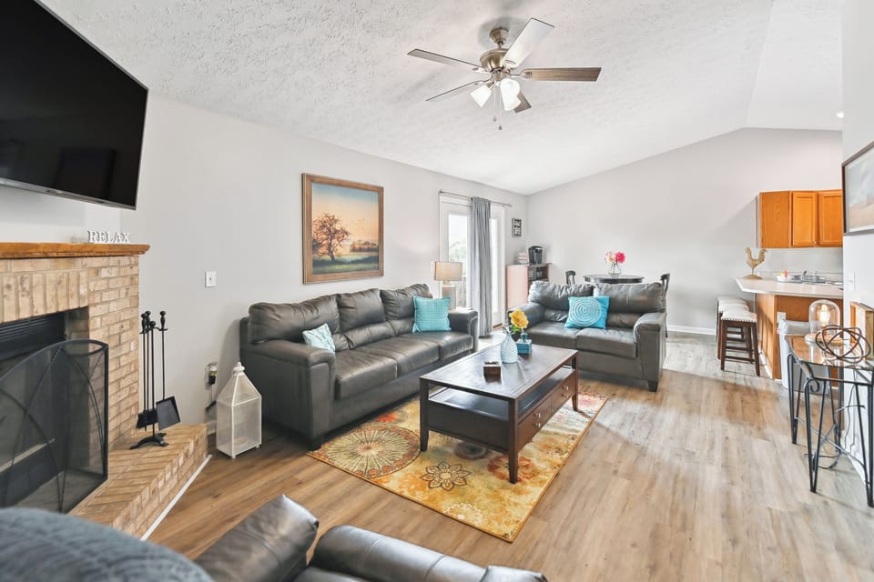 Corinth Vacation Rental | 1,950 Sq Ft | 3BR | 2BA | Stairs Required