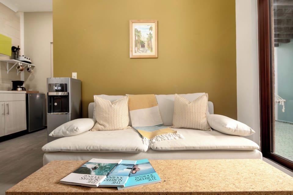 Super comfy couch but filtered hot/cold water