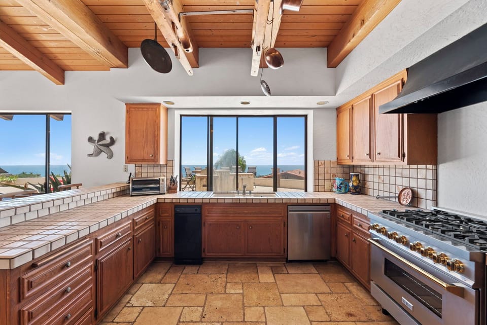 Doing dishes with this view ain't so bad. 
