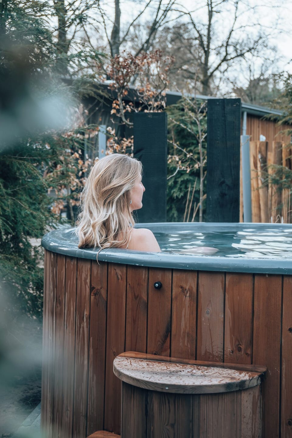 Outdoor spa tub
