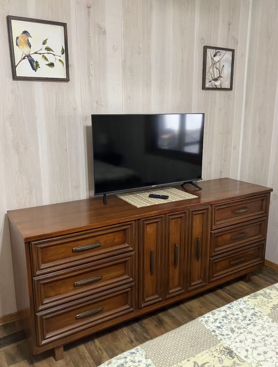 2nd bedroom with 40 inch smart TV