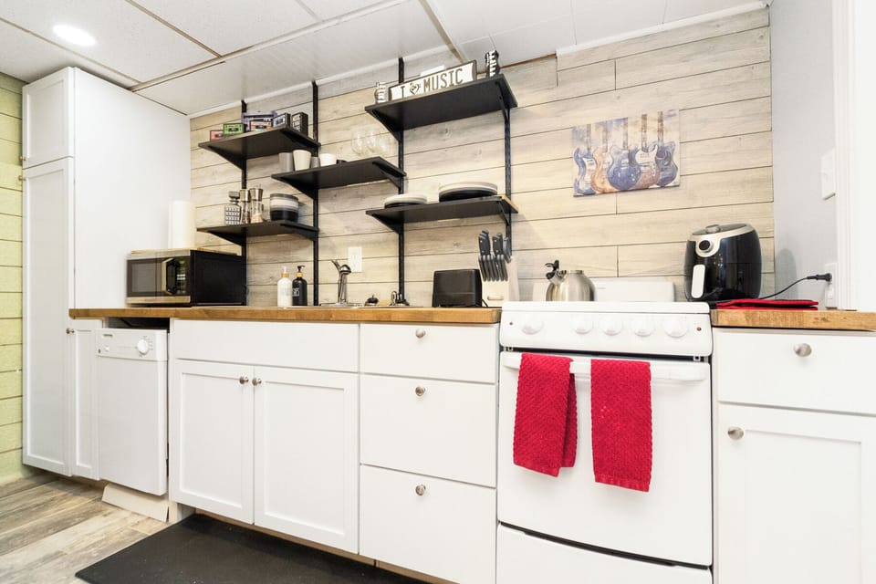 Fully Stocked Kitchen