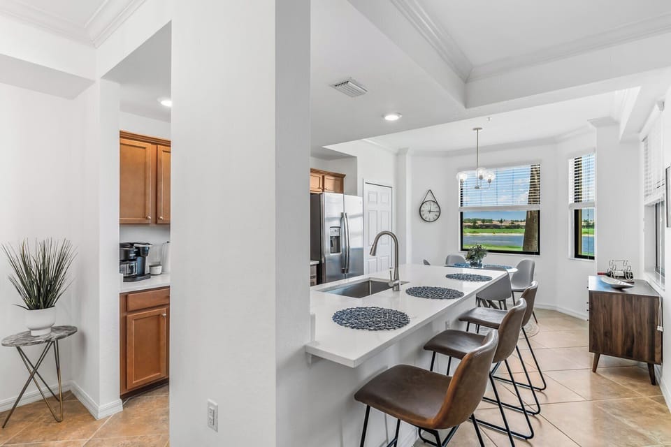 Breakfast Bar Seating for 3