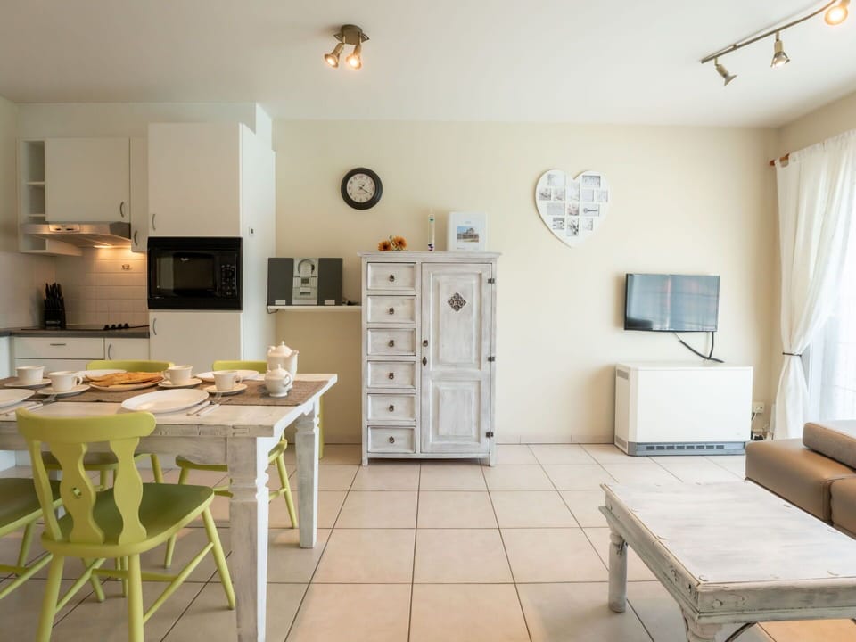 Flower, Plant, Plant Community, Sky, Botany, Petal, Nature, Mountain, Natural Landscape, Vegetation