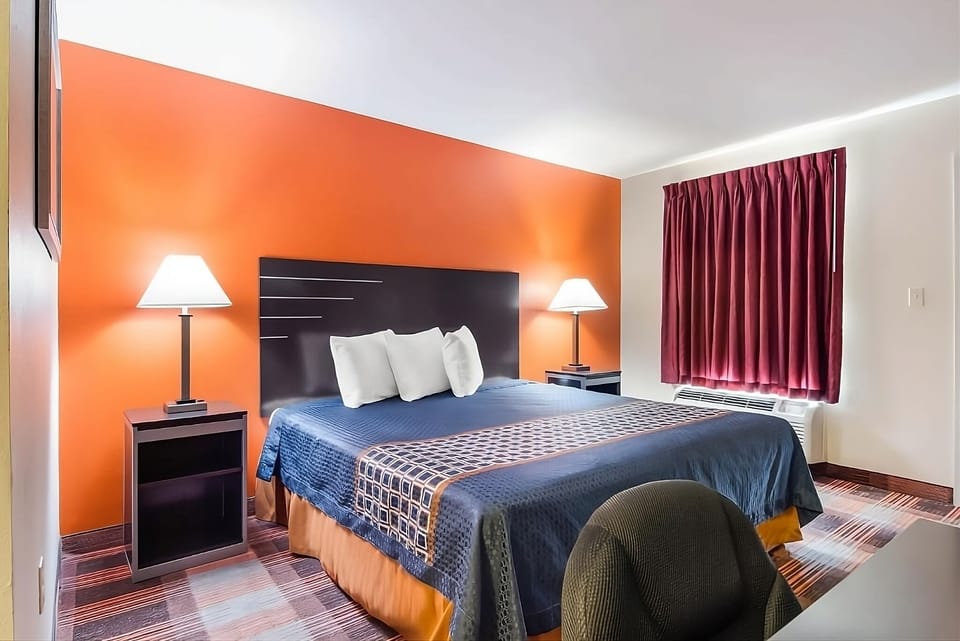 Feel at ease with an open layout and easy in-room storage.