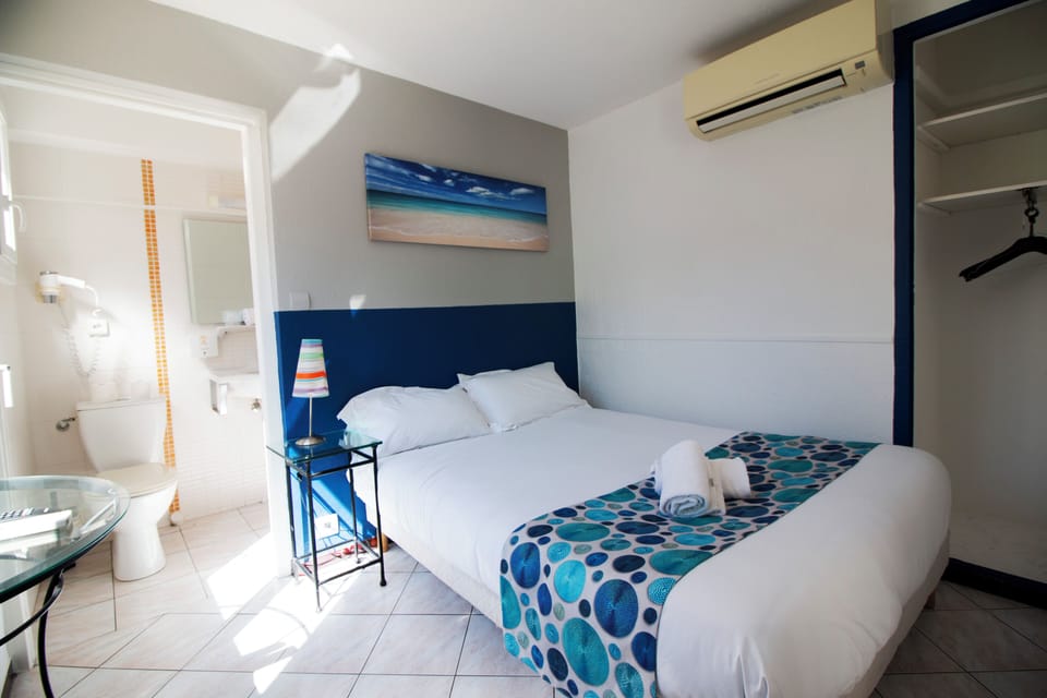 Bedroom. Interior and views may vary based on location and availability.