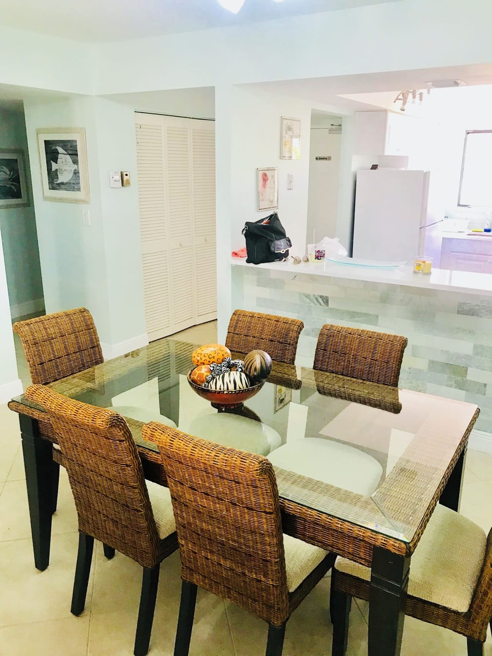 Dining room table seats 6