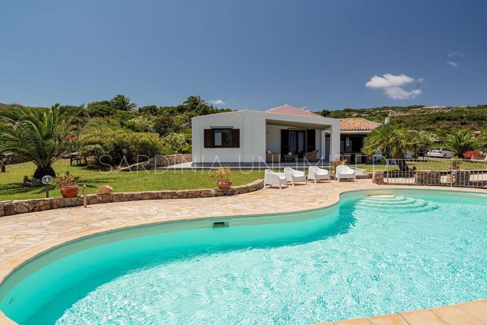 Building Exterior, Pool