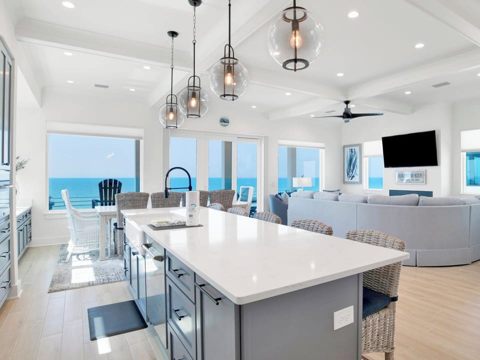 Open Floor Plan w/ Gulf Views