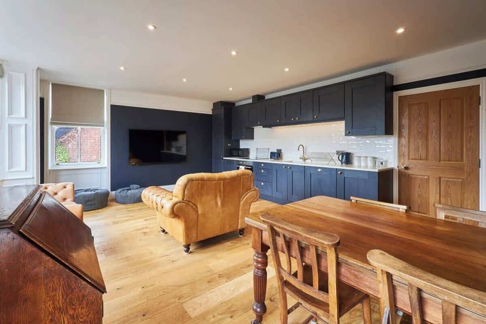 Fauna, Whitby - Host & Stay