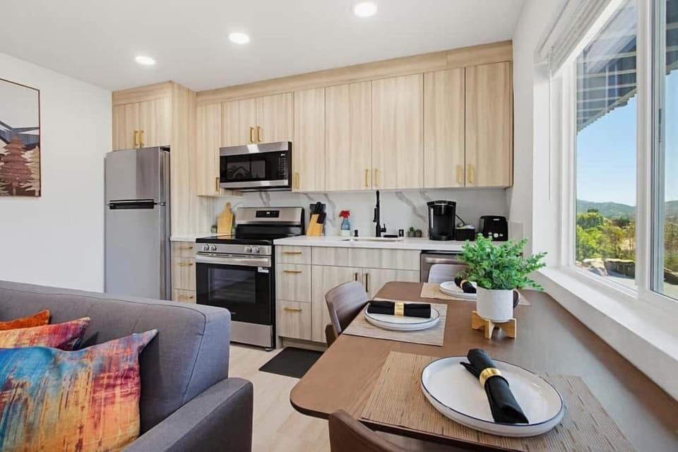 1917 lookout point pl 3 010 web