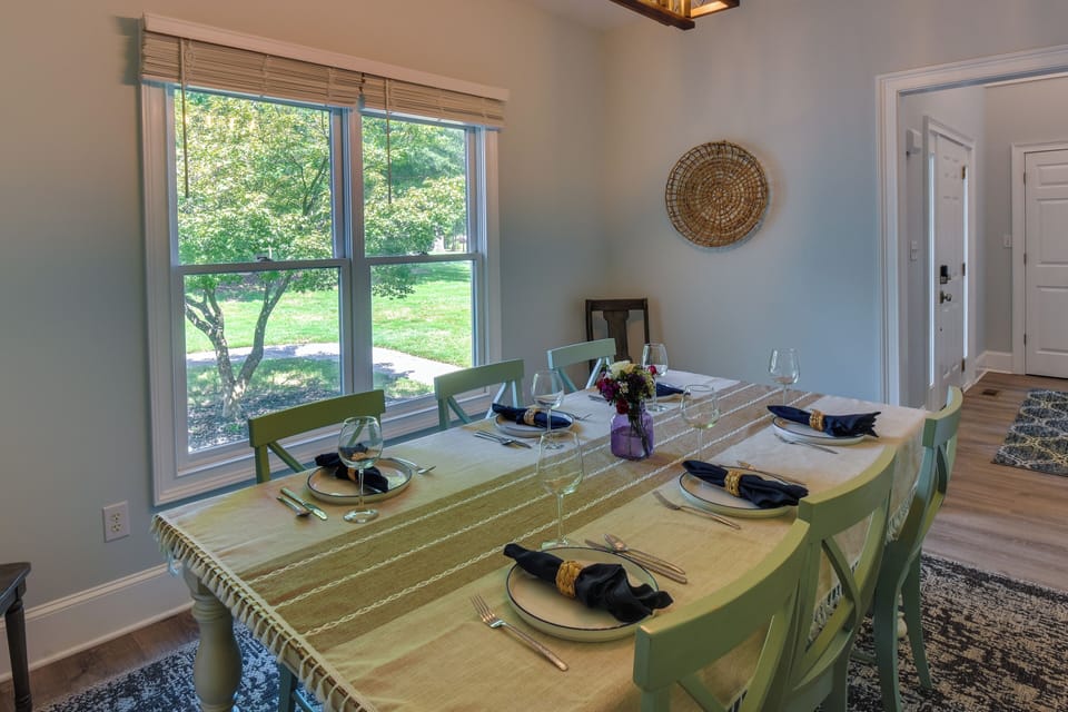Dining Area | Dining Table | Dishware/Flatware