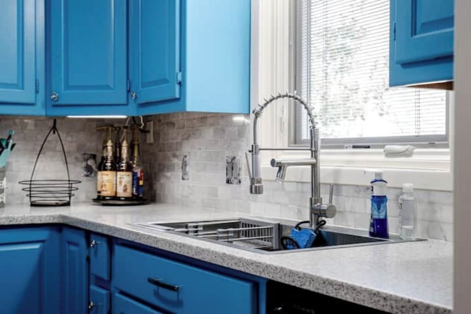 Kitchen sink