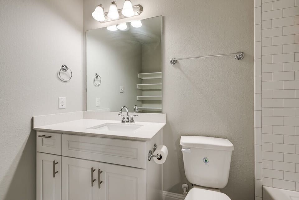 2nd Floor Guest Bathroom