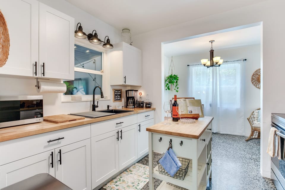Huge Neoroc sink & NEW stainless steel appliances