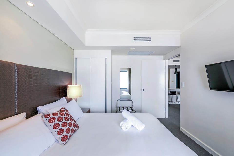 Fall asleep in the king bed knowing you'll wake up to blissful ocean views when you pull back the curtains in the morning...