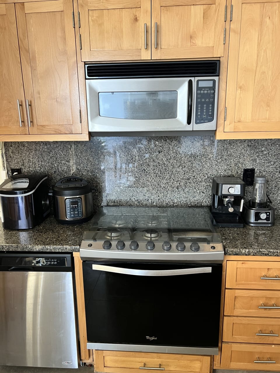 Microwave, Espresso maker, air fryer, ice machine, nutri-bullet, insta-pot