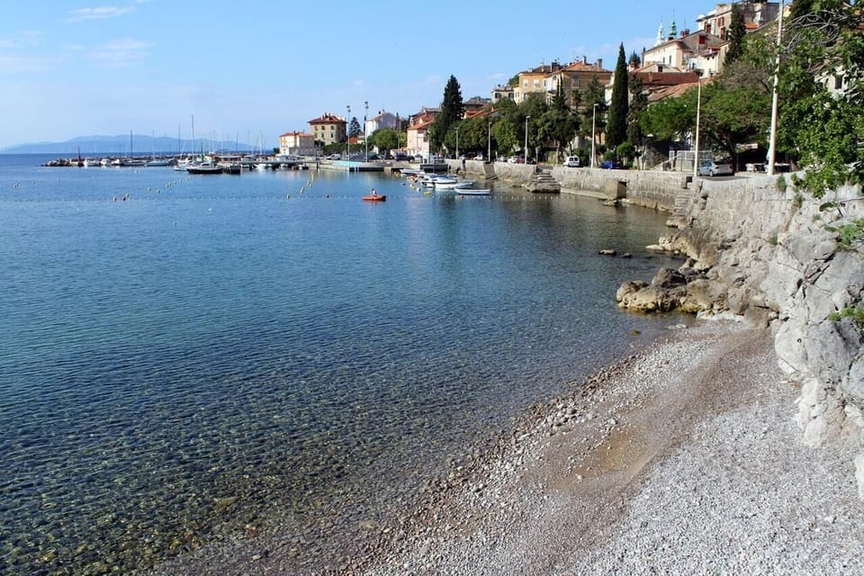Nearby beaches